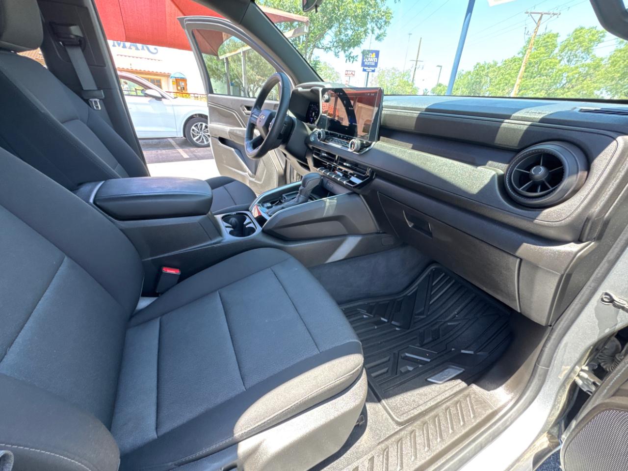 Chevrolet Colorado WT Crew Cab 2WD Short Box 2024
