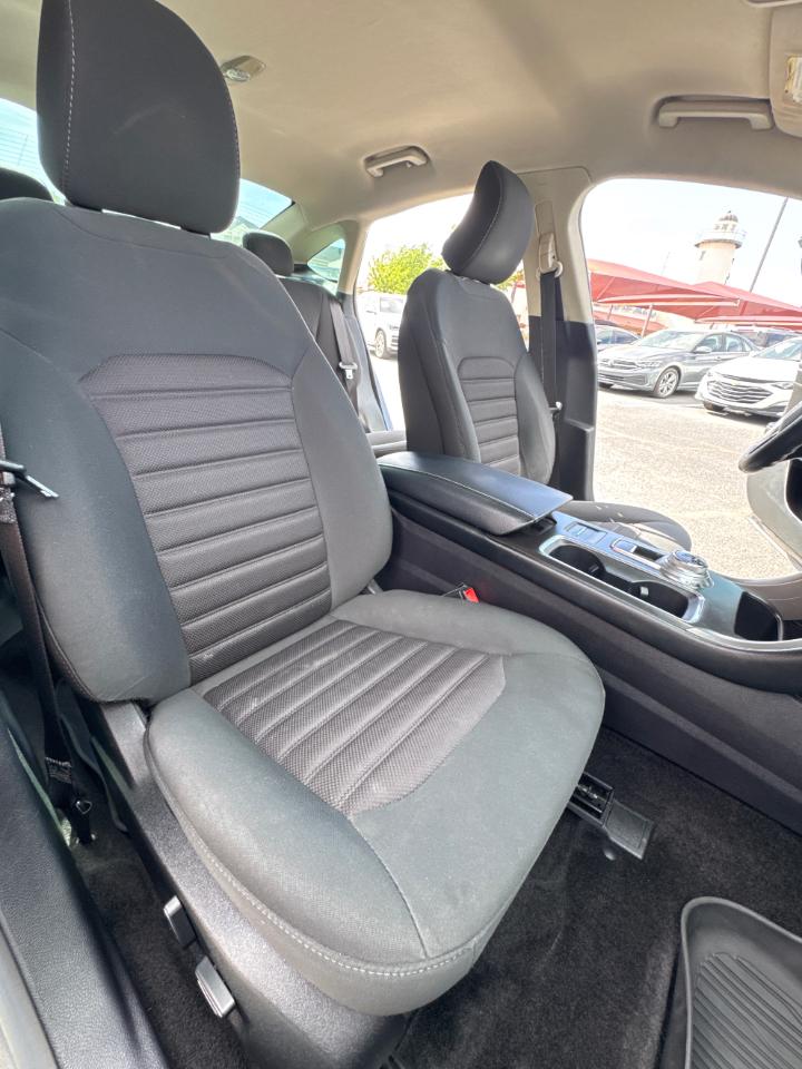Ford Fusion SE 2017