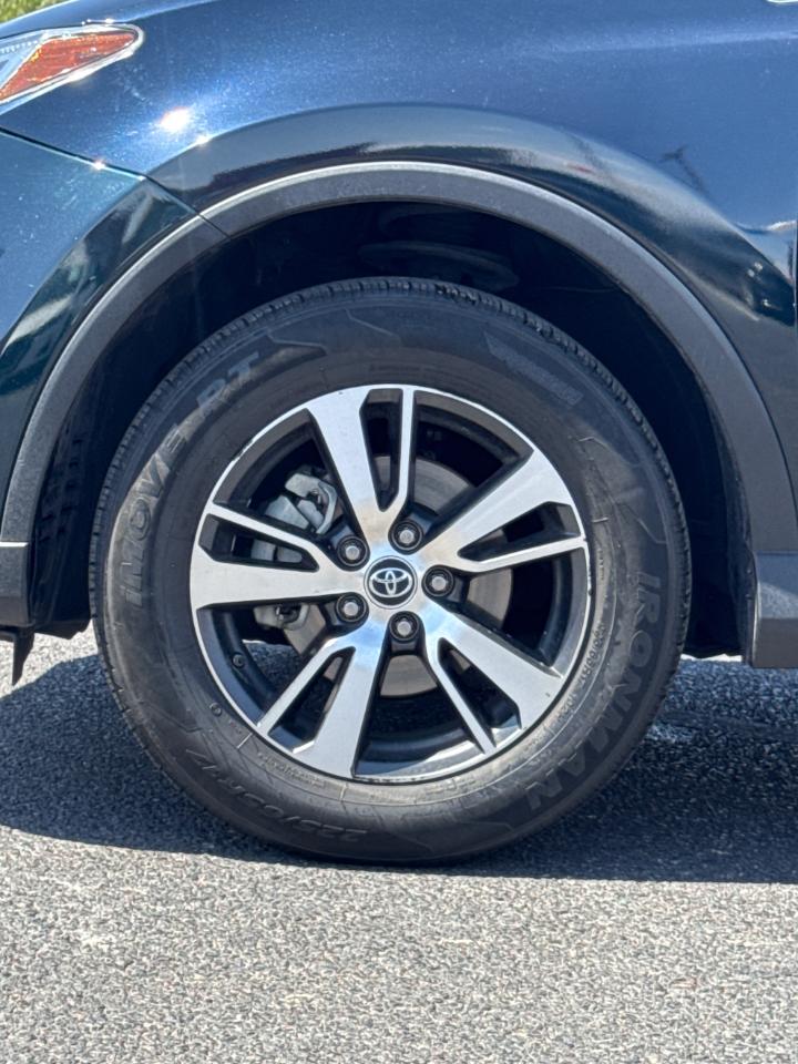Toyota RAV4 XLE FWD 2017