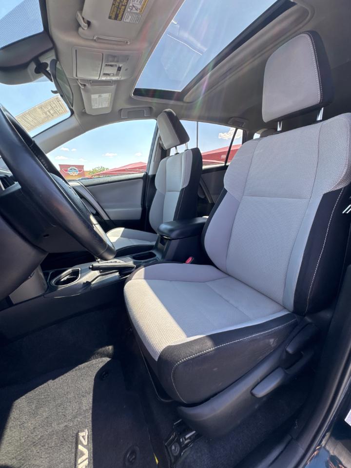 Toyota RAV4 XLE FWD 2017
