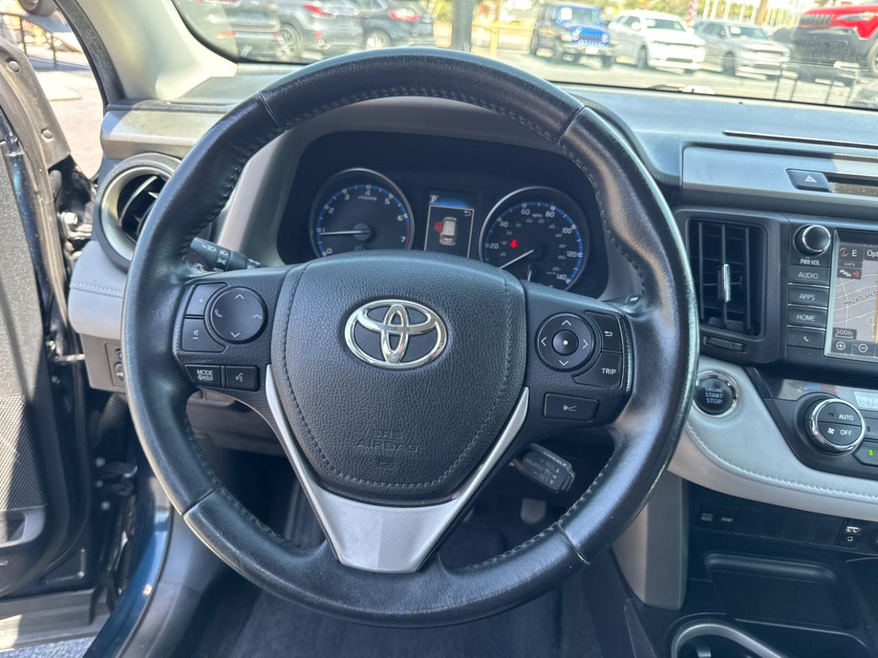 Toyota RAV4 XLE FWD 2017
