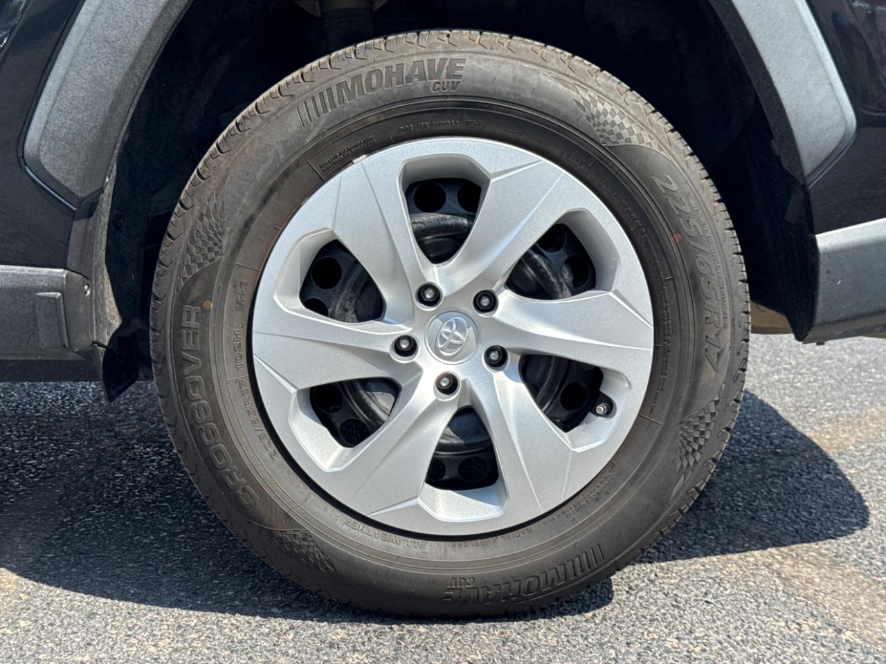 Toyota RAV4 LE AWD 2020