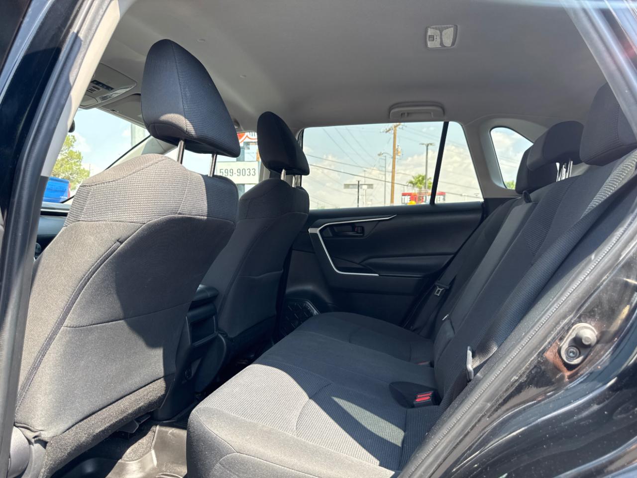 Toyota RAV4 LE AWD 2020