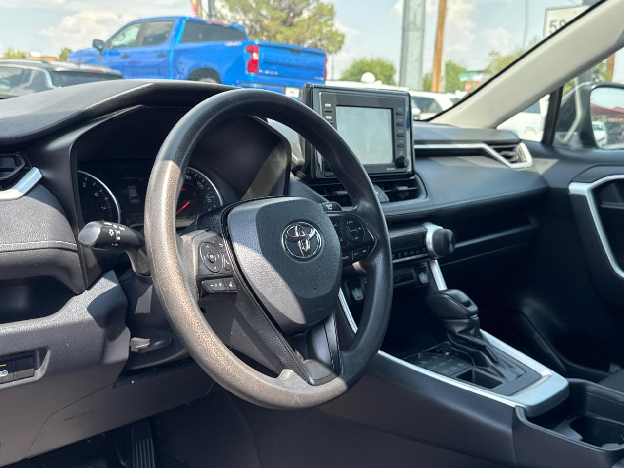 Toyota RAV4 LE AWD 2020