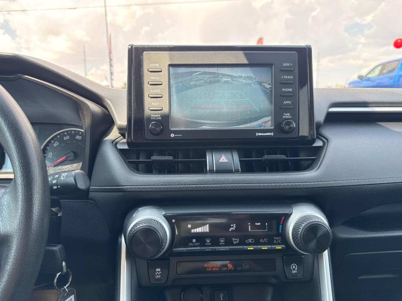 Toyota RAV4 LE AWD 2020