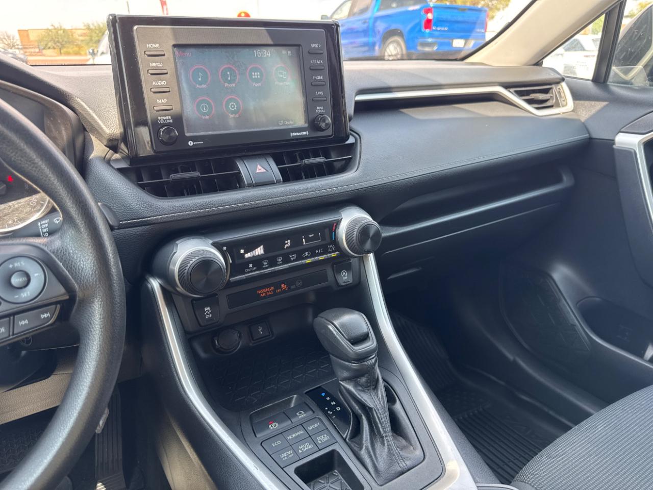 Toyota RAV4 LE AWD 2020