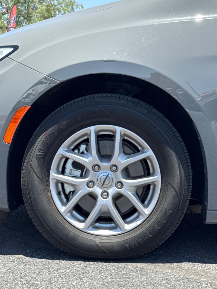 Chrysler Pacifica Touring L 2025