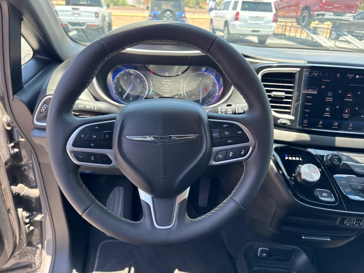 Chrysler Pacifica Touring L 2025
