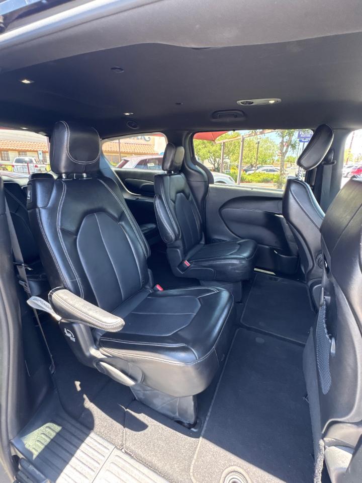 Chrysler Pacifica Touring L 2025