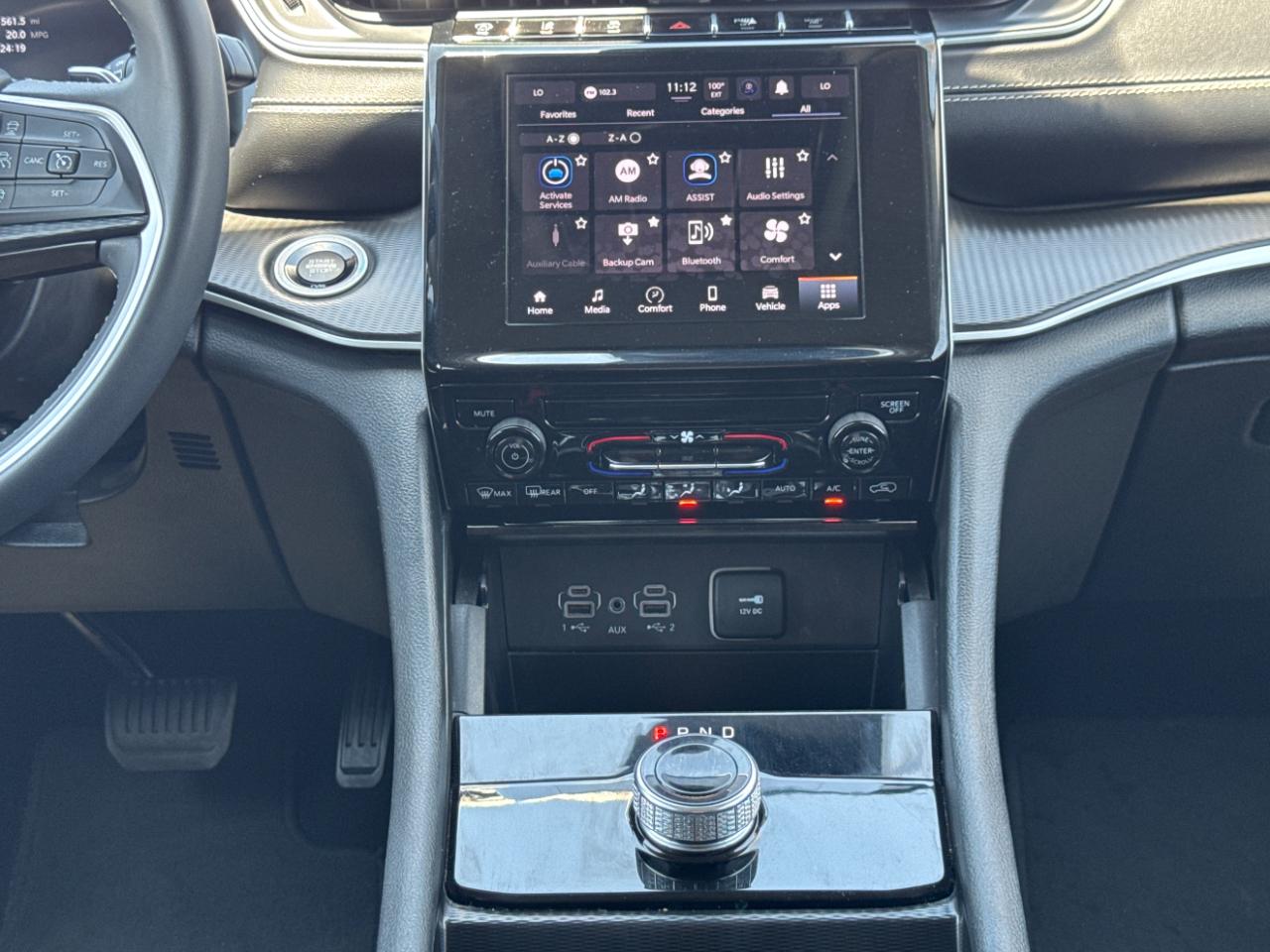 Jeep Grand Cherokee Laredo 4WD 2024