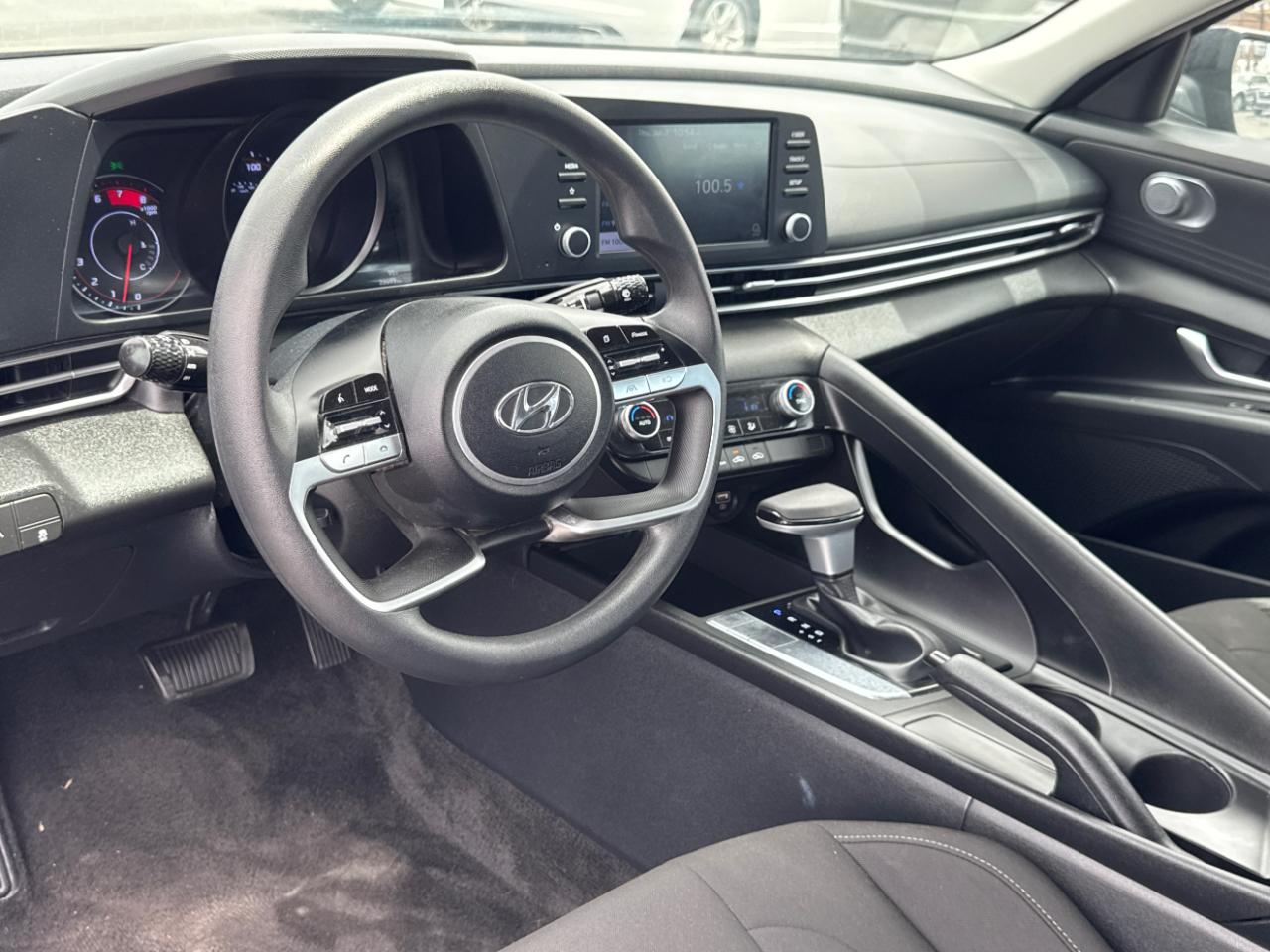 Hyundai Elantra SEL 2023