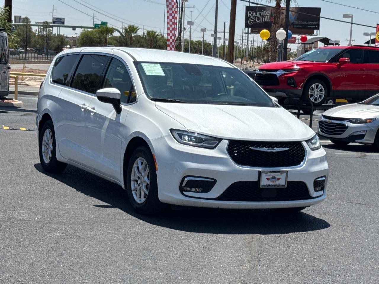 Chrysler Pacifica Touring L 2023
