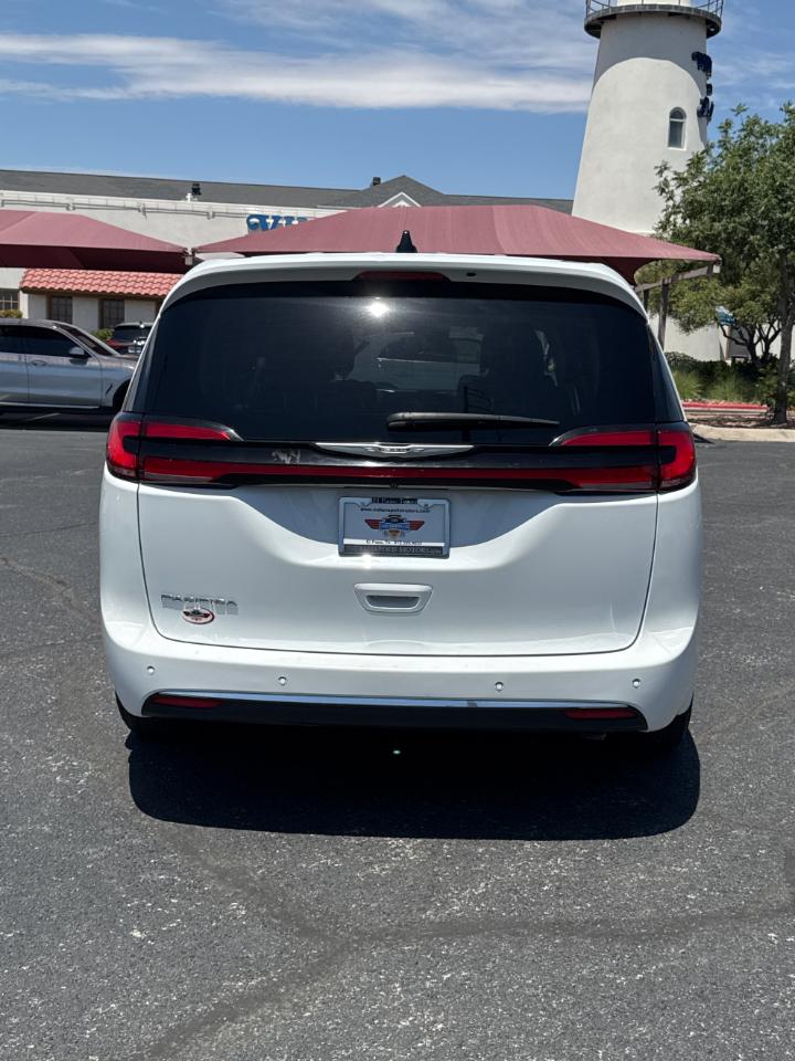 Chrysler Pacifica Touring L 2023