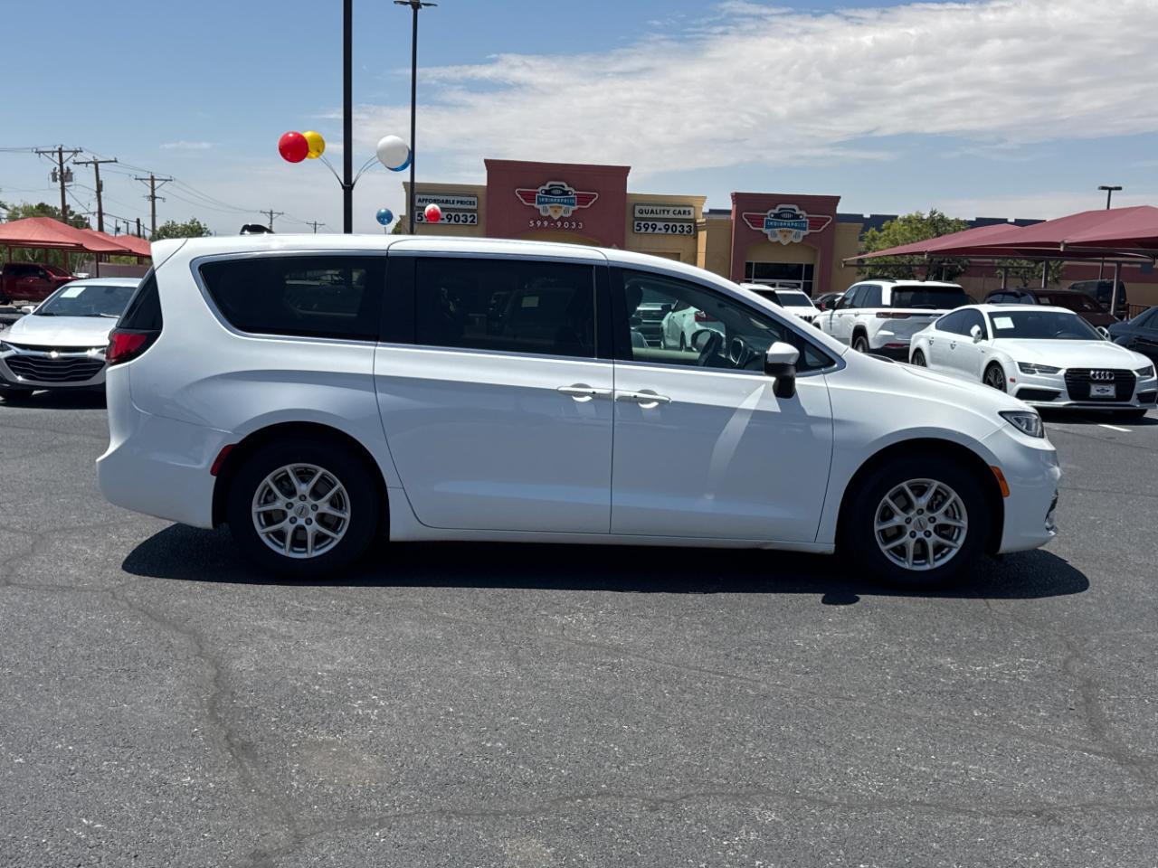 Chrysler Pacifica Touring L 2023