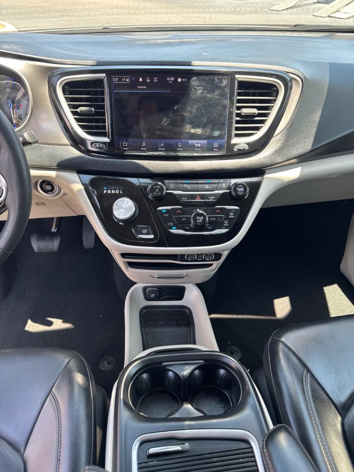Chrysler Pacifica Touring L 2023