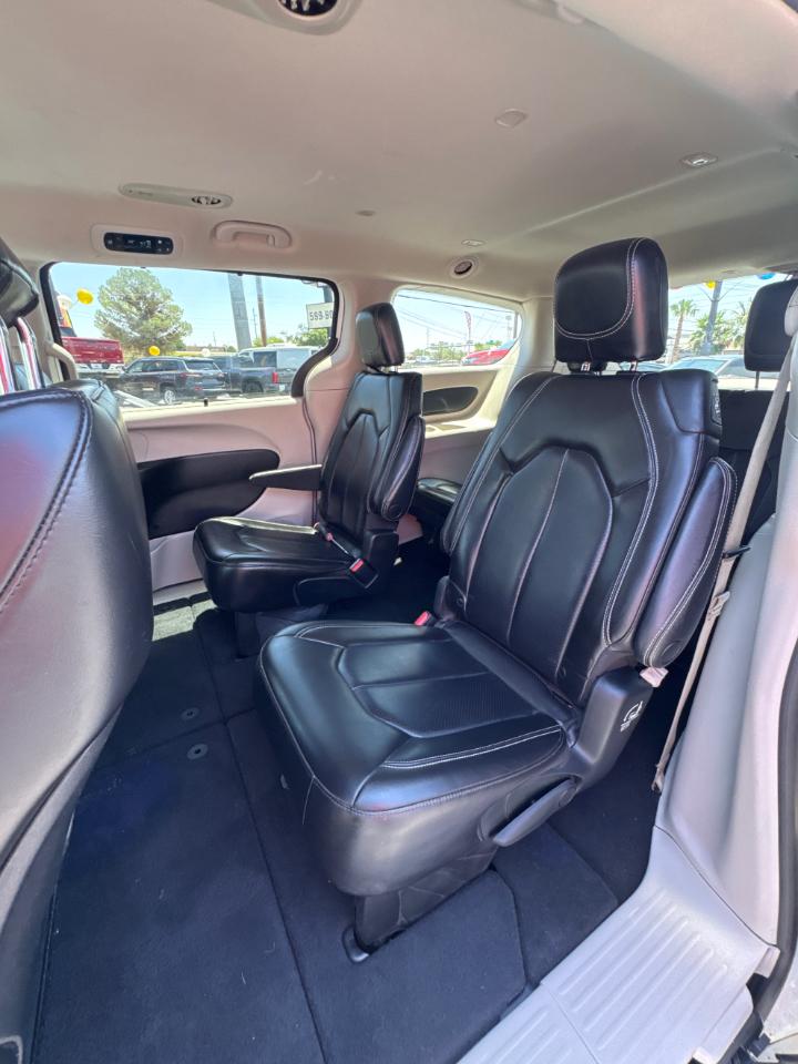 Chrysler Pacifica Touring L 2023