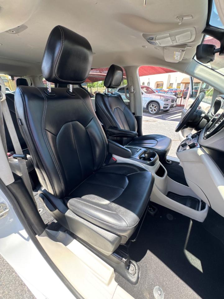 Chrysler Pacifica Touring L 2023