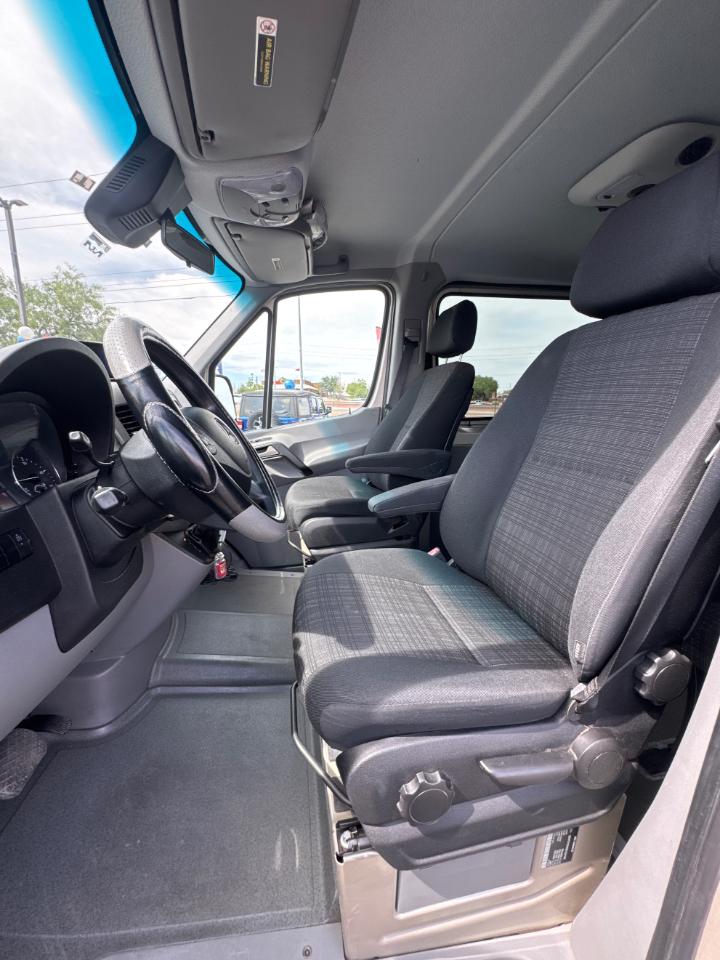 Mercedes-Benz Sprinter 2500 Passenger Van 144-in. WB 2016
