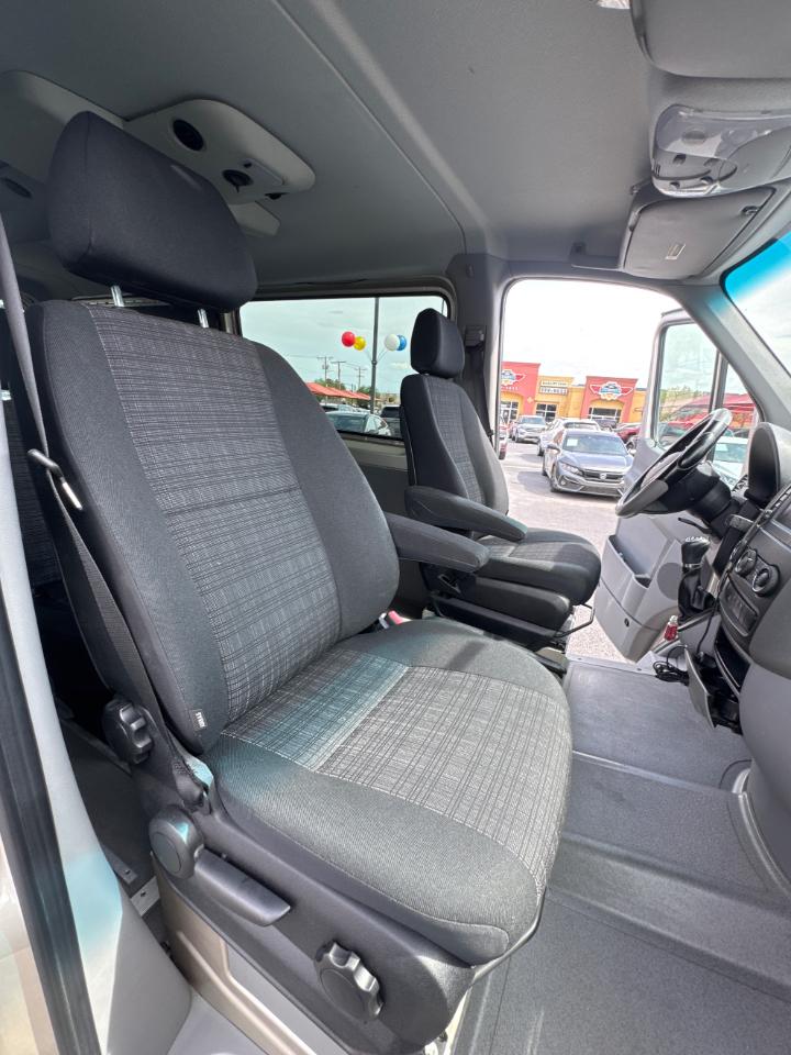 Mercedes-Benz Sprinter 2500 Passenger Van 144-in. WB 2016