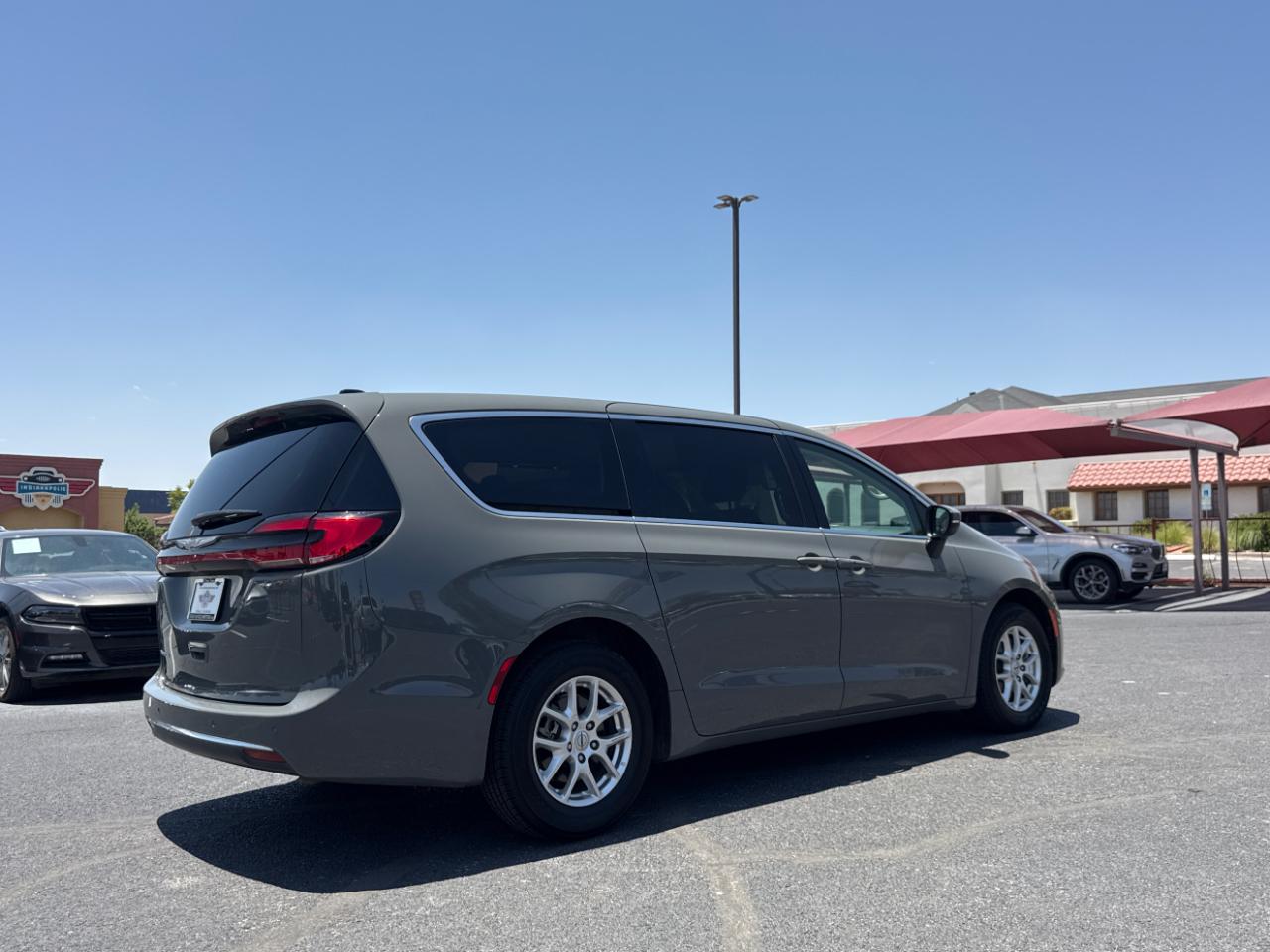 Chrysler Pacifica Touring L 2023