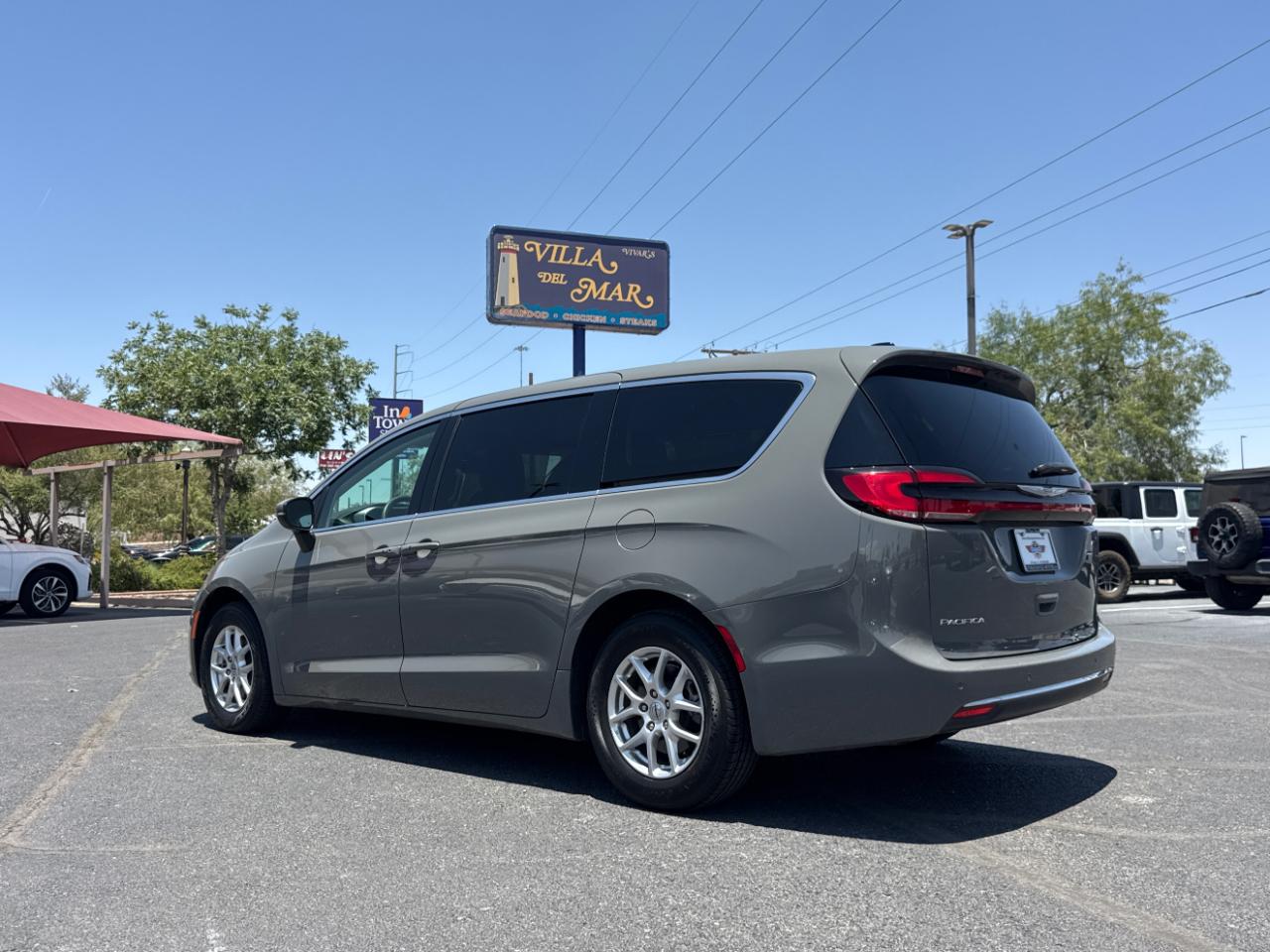 Chrysler Pacifica Touring L 2023