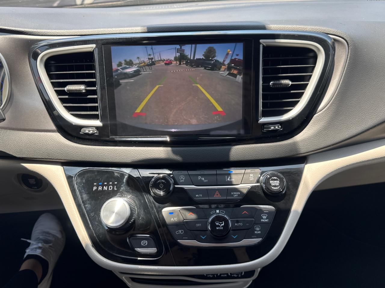 Chrysler Pacifica Touring L 2023