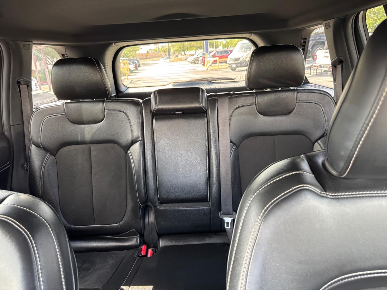Jeep Grand Cherokee Laredo 4WD 2024