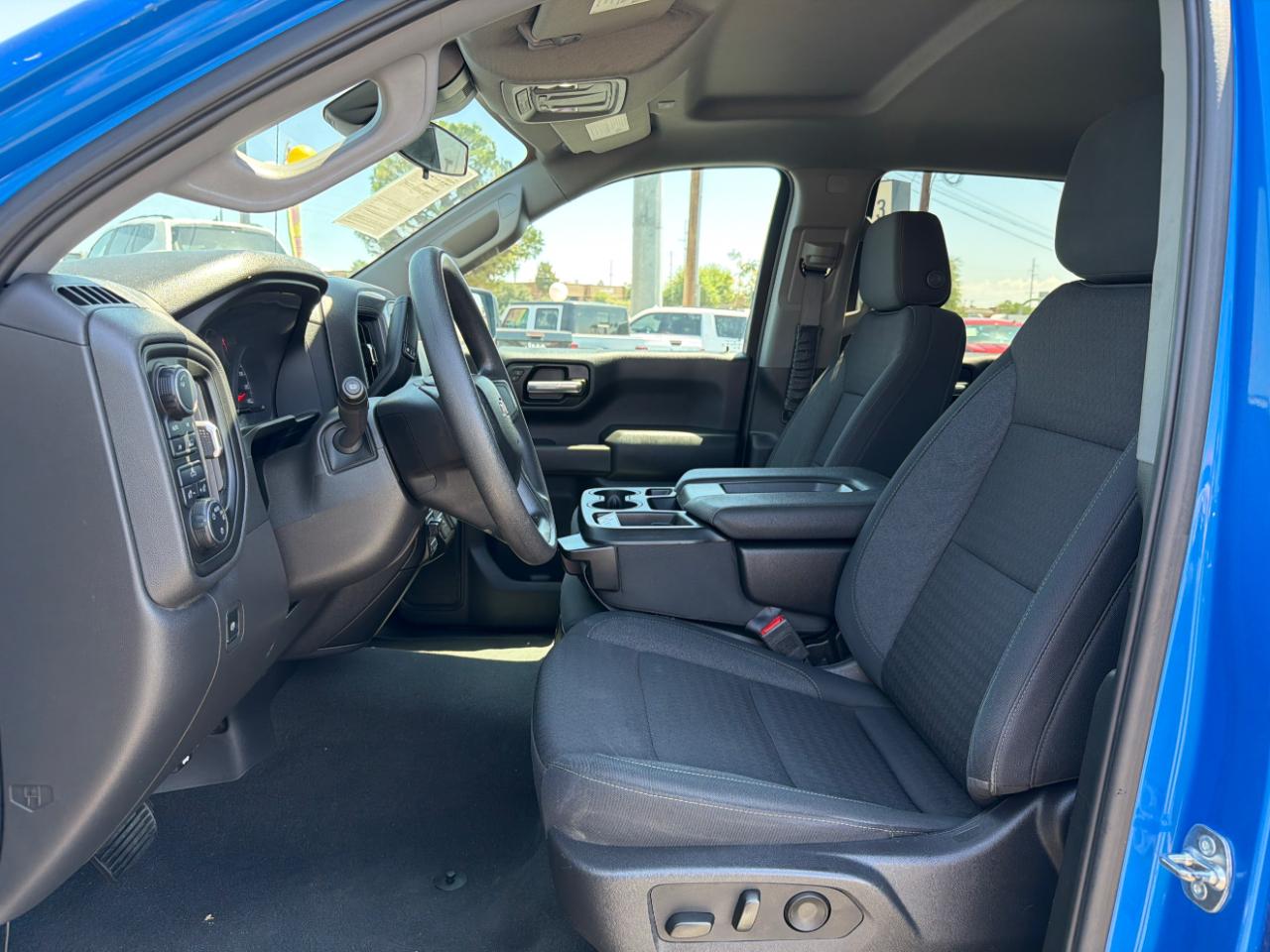 Chevrolet Silverado 1500 Custom Crew Cab 4WD 2025