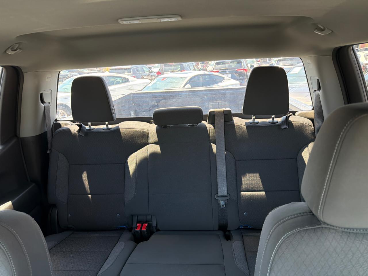 Chevrolet Silverado 1500 Custom Crew Cab 4WD 2025