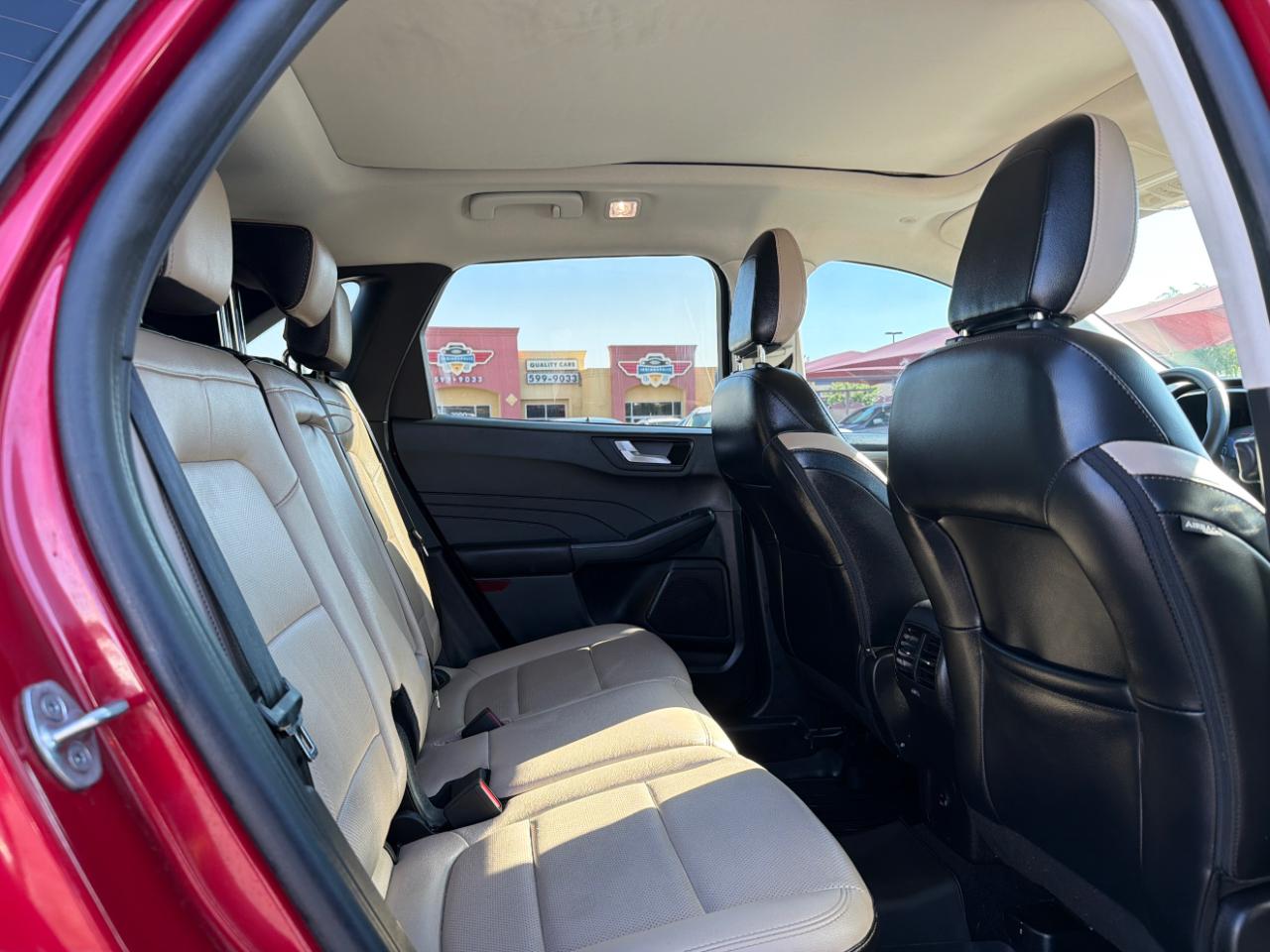Ford Escape Titanium 4WD 2022