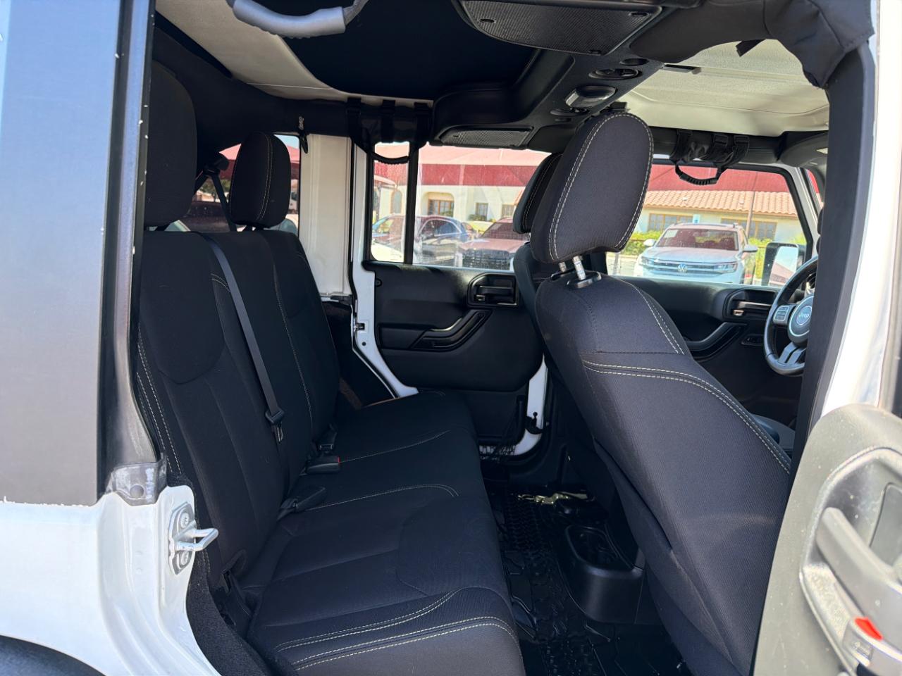 Jeep Wrangler Unlimited Sahara 4WD 2017