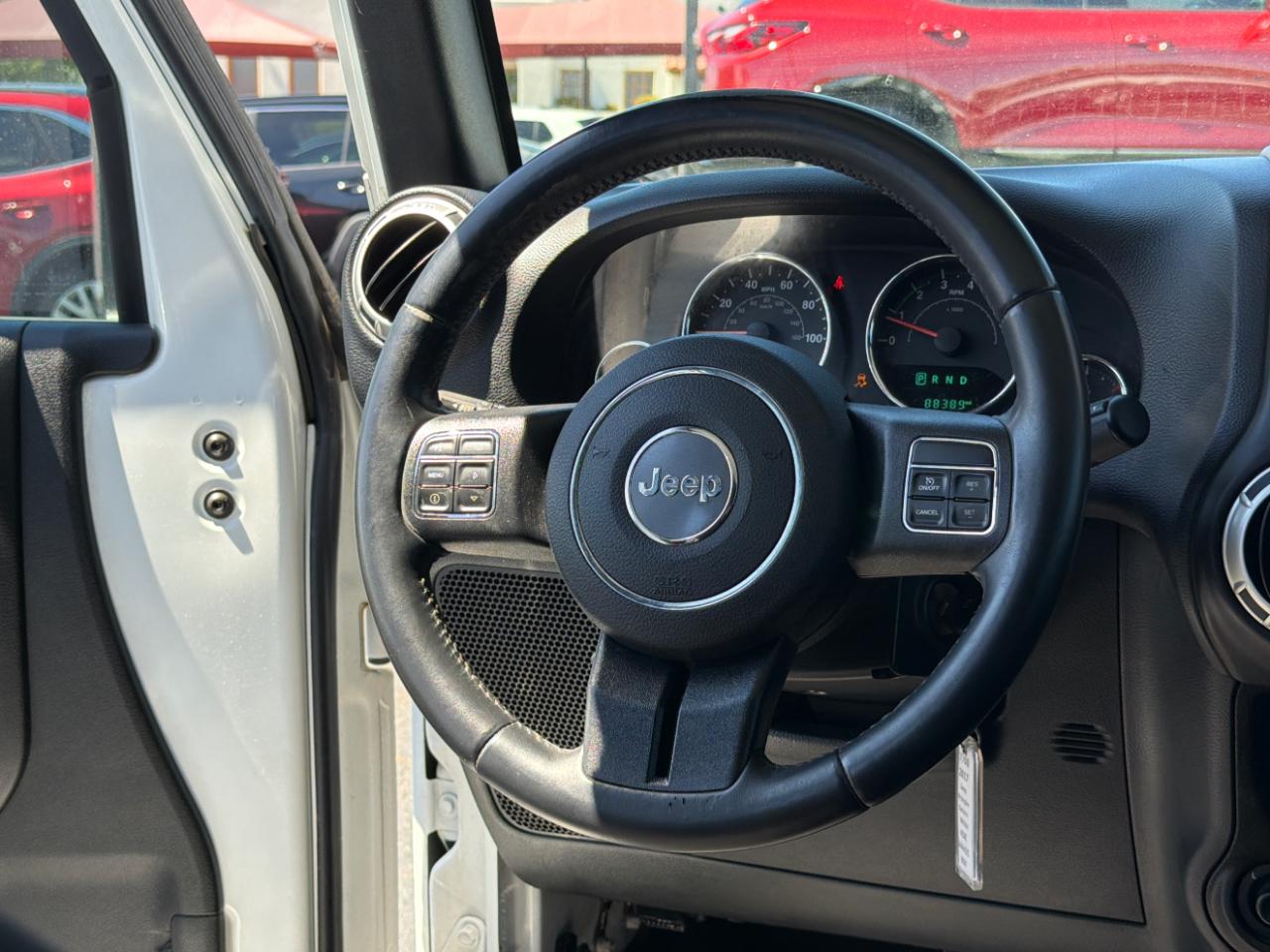 Jeep Wrangler Unlimited Sahara 4WD 2017