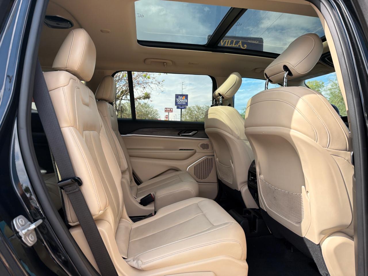 Jeep Grand Cherokee L Limited 2WD 2021