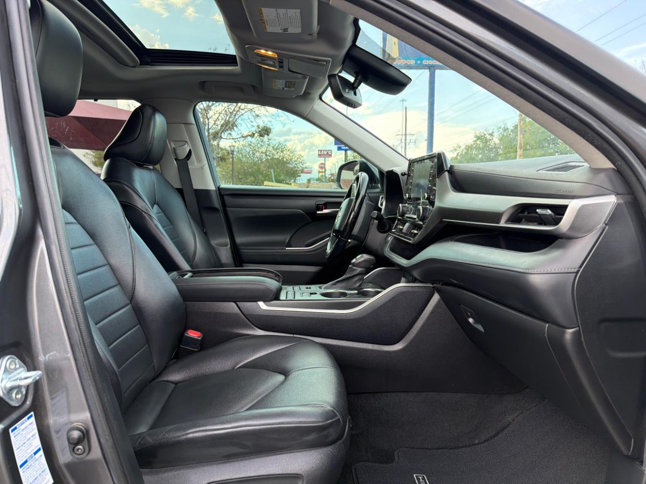 Toyota Highlander XLE AWD V6 2021