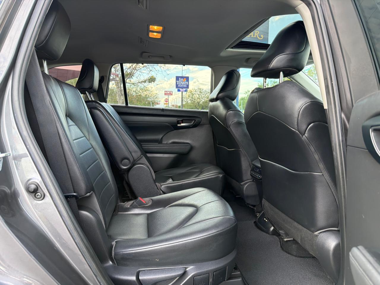 Toyota Highlander XLE AWD V6 2021