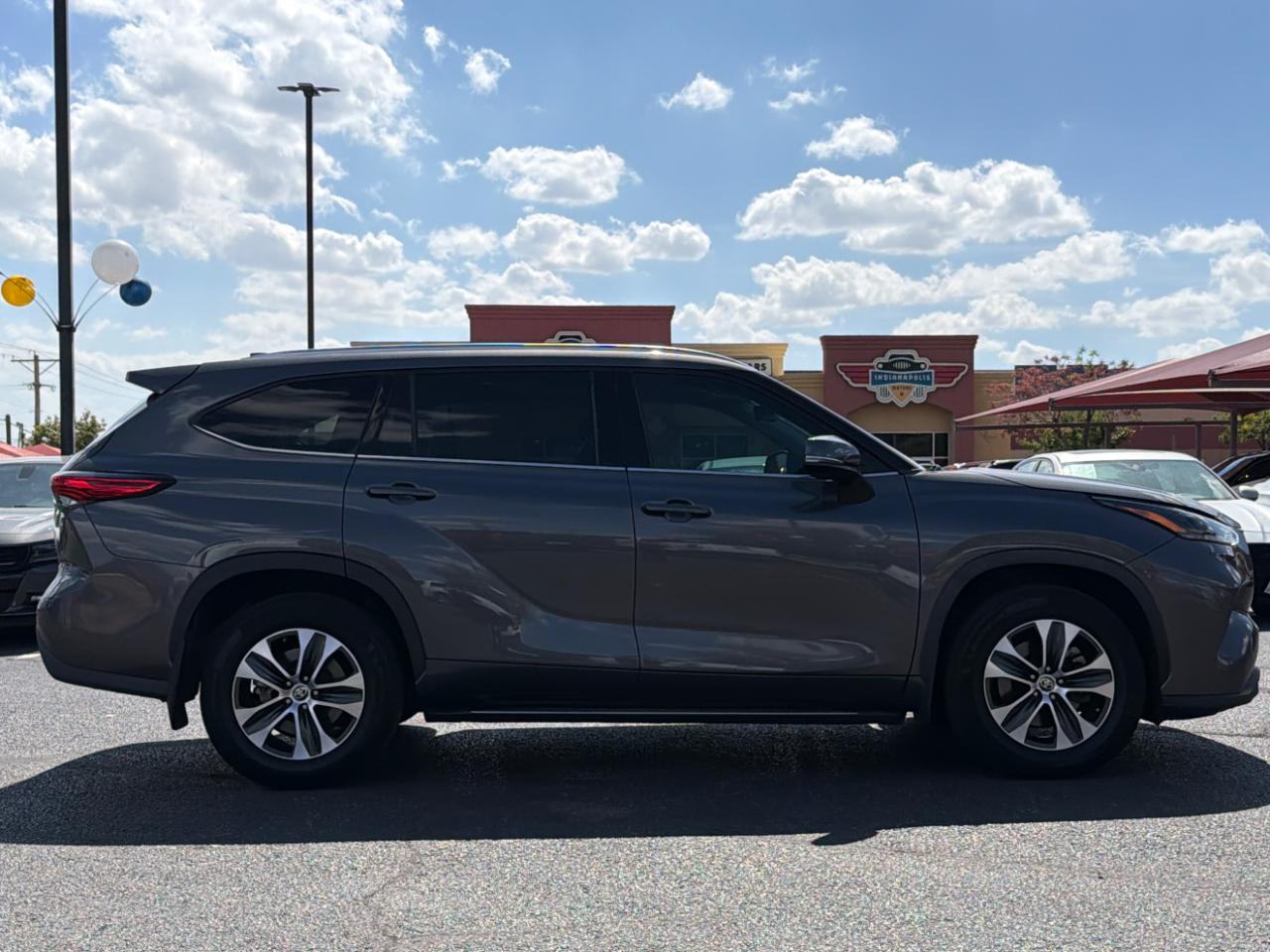 Toyota Highlander XLE AWD V6 2021