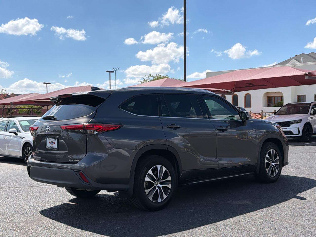 Toyota Highlander XLE AWD V6 2021