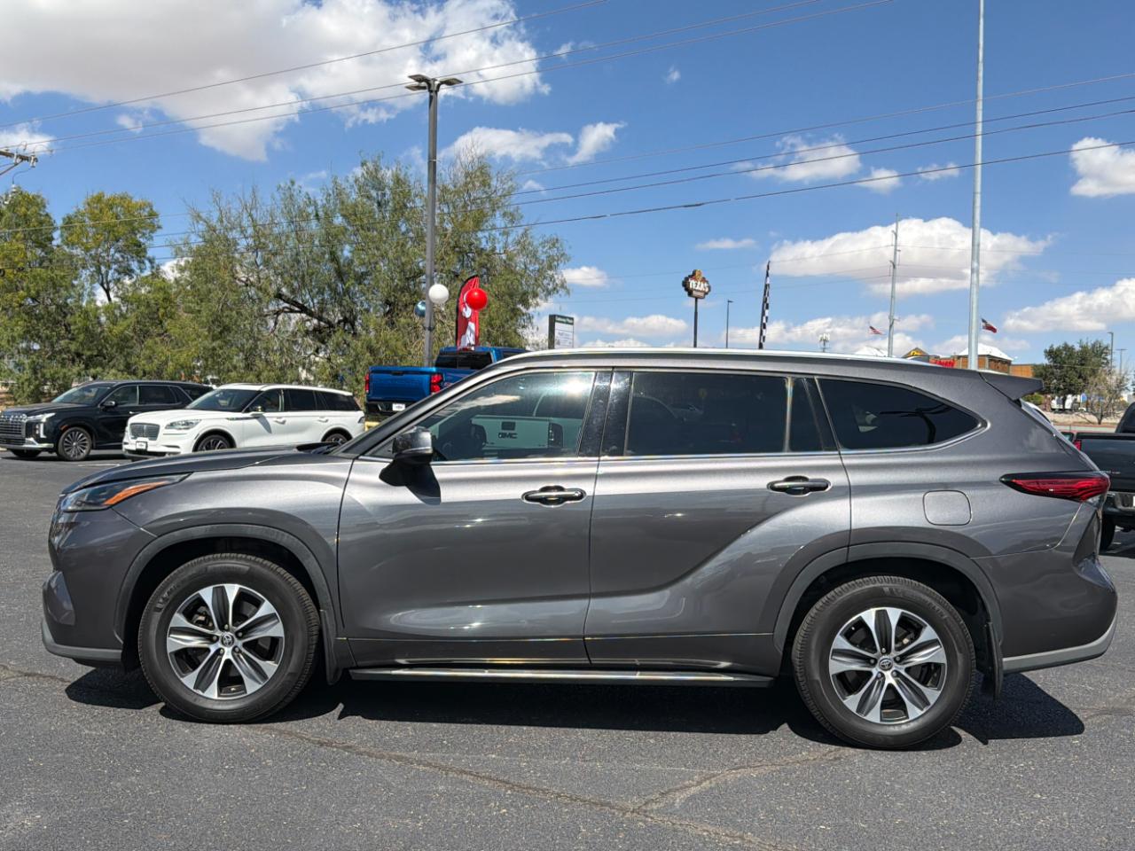 Toyota Highlander XLE AWD V6 2021