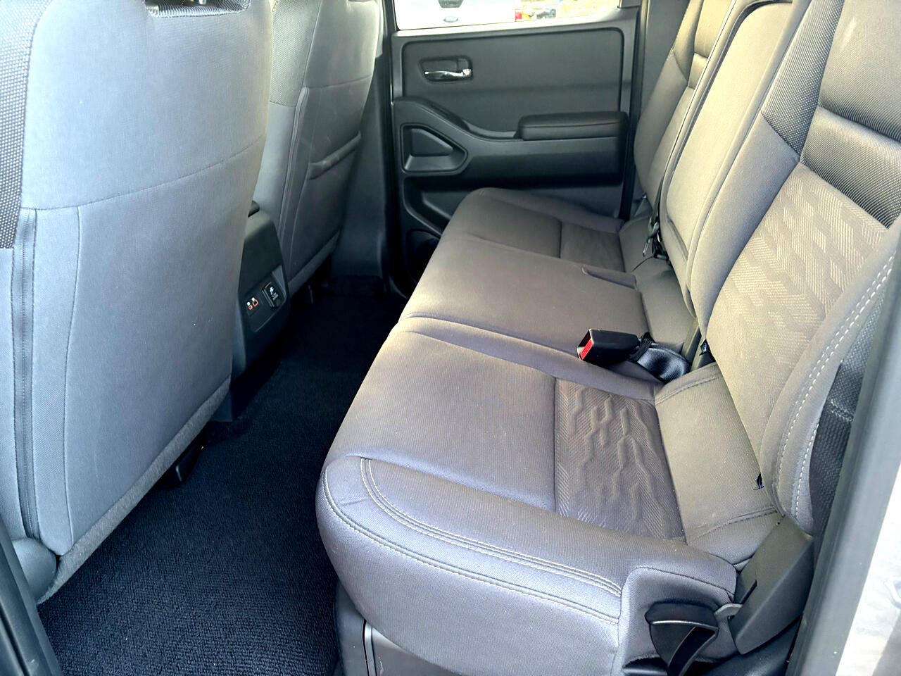 Nissan Frontier Crew Cab 4x4 SV Auto 2023