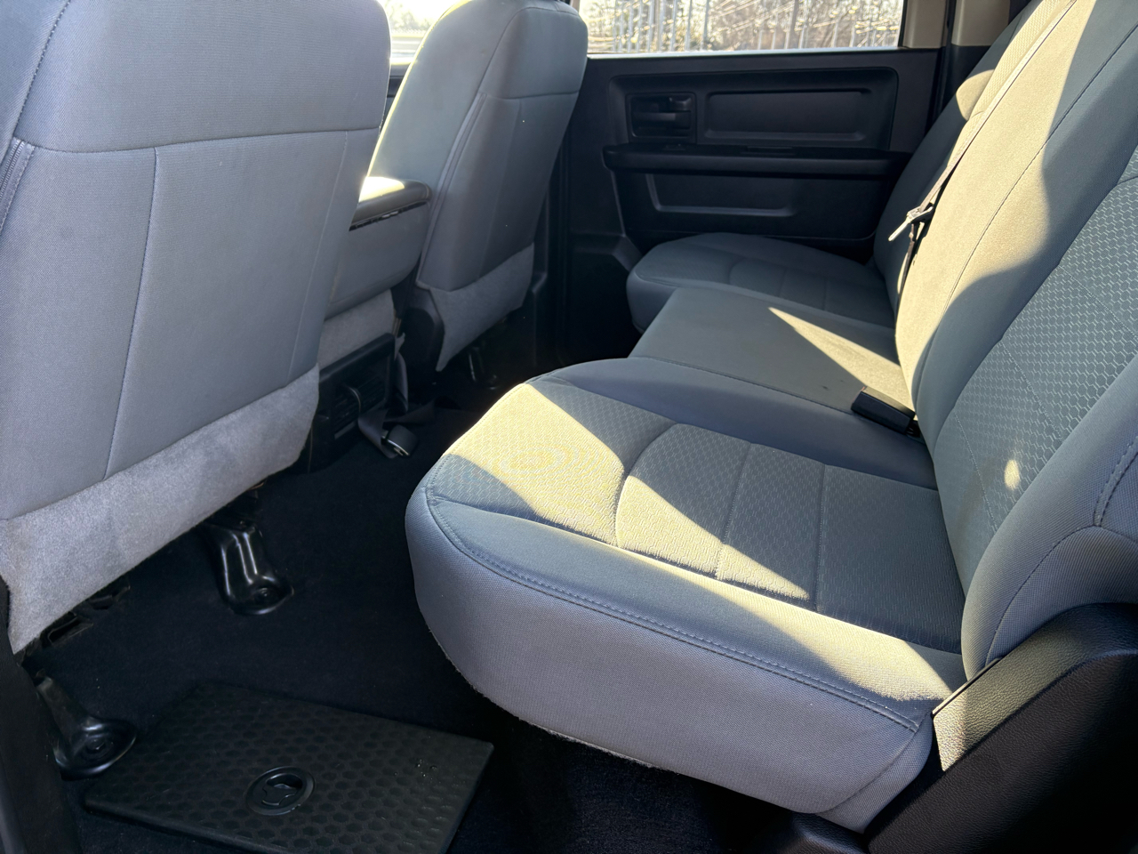 RAM 1500 Classic Express 4x2 Crew Cab 5'7" Box 2019