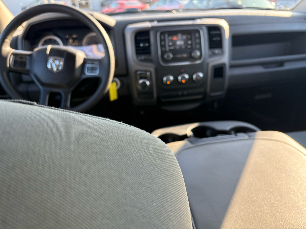 RAM 1500 Classic Express 4x2 Crew Cab 5'7" Box 2019