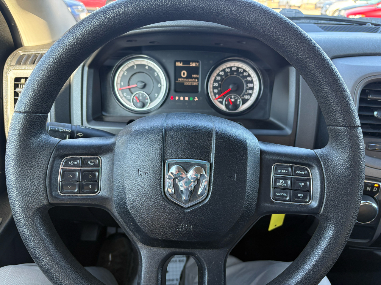 RAM 1500 Classic Express 4x2 Crew Cab 5'7" Box 2019