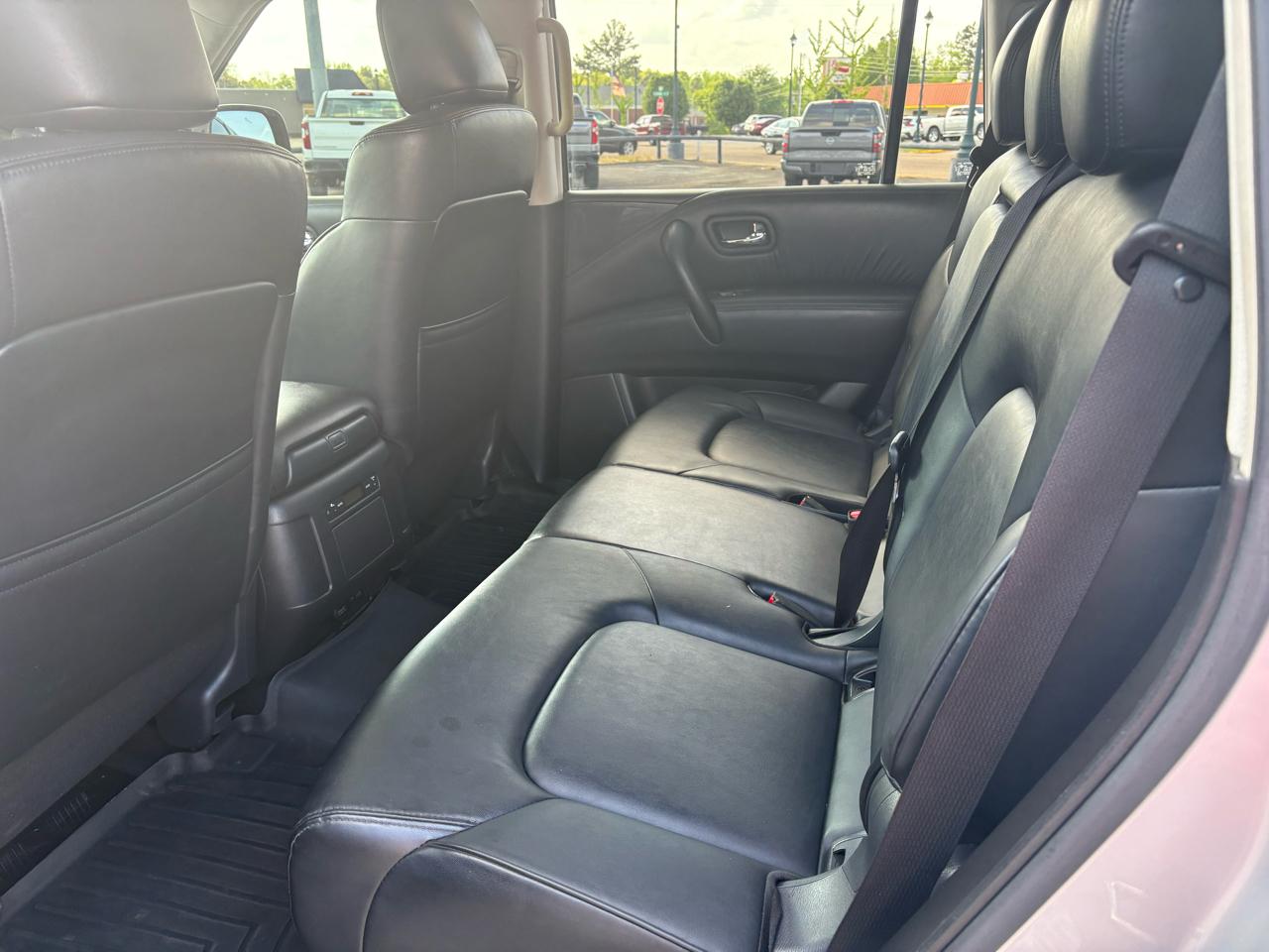 Nissan Armada 4x4 SV 2021