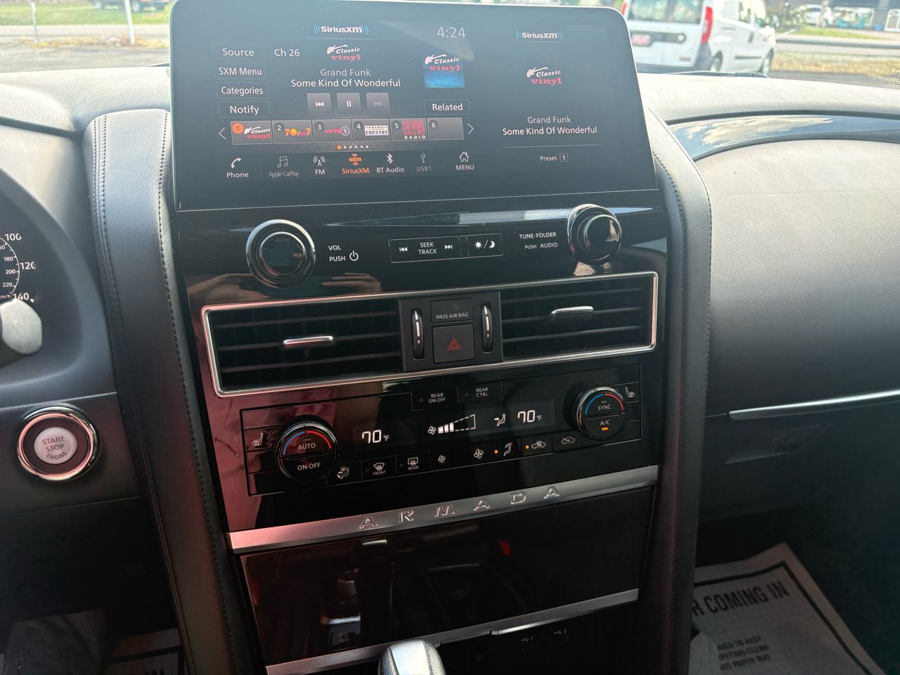 Nissan Armada 4x4 SV 2021