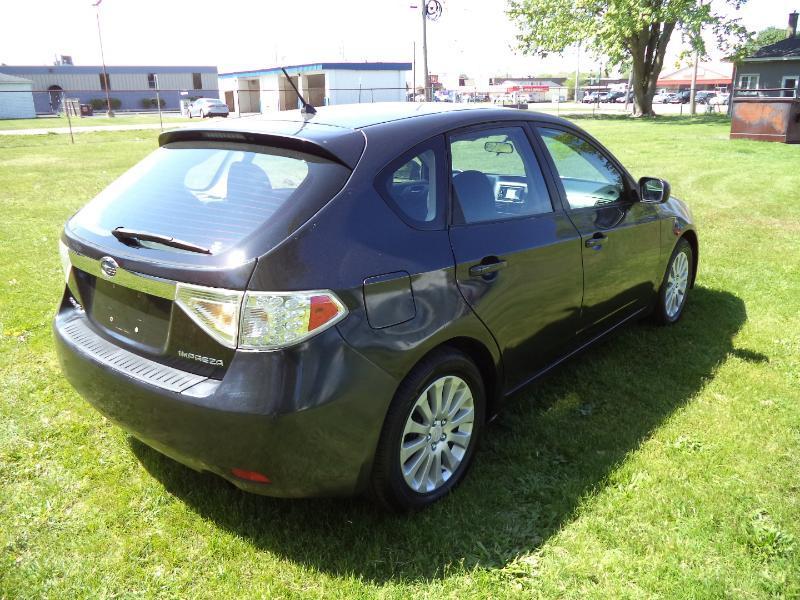 Subaru Impreza 2.5i Premium 5-Door 2011
