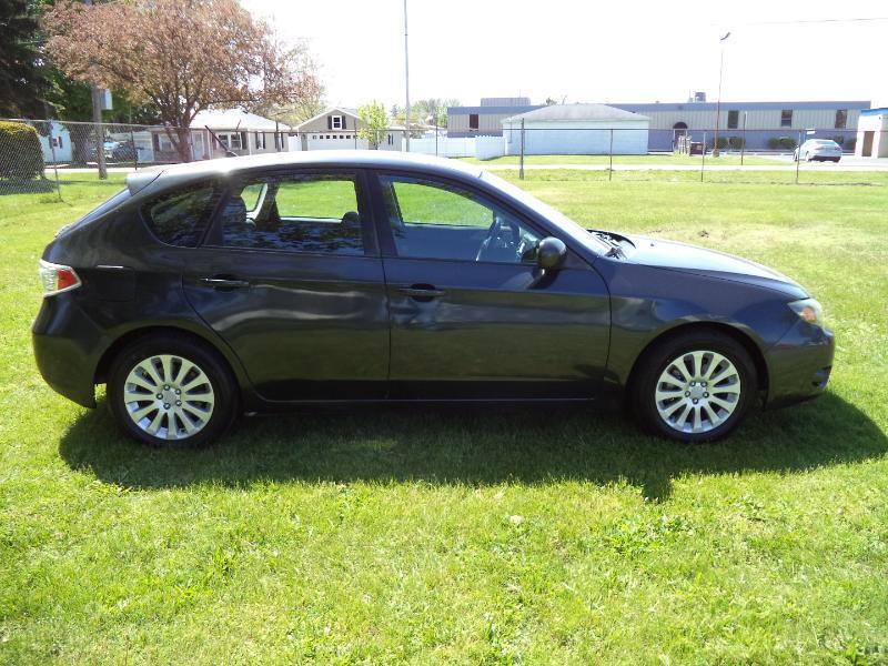 Subaru Impreza 2.5i Premium 5-Door 2011