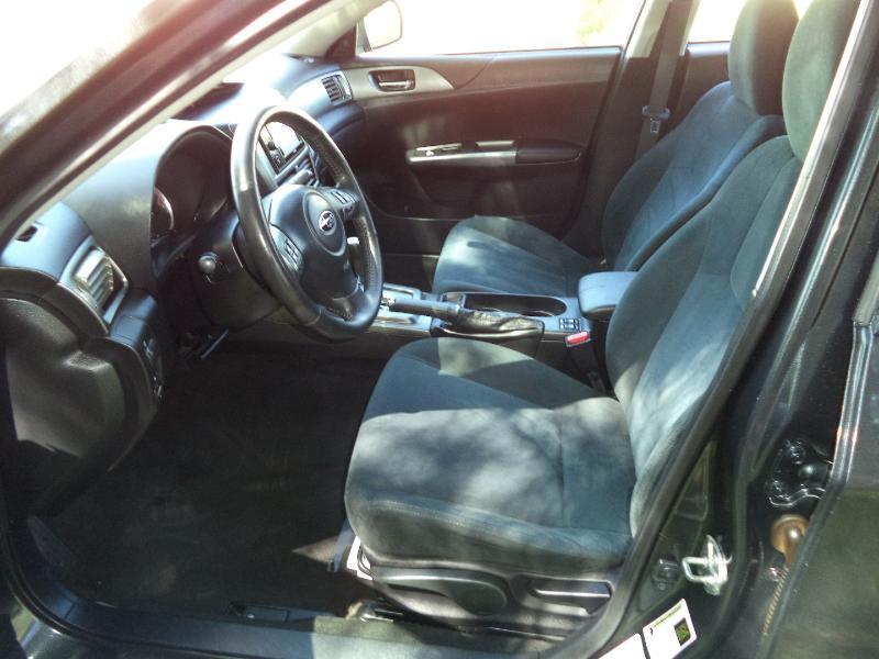 Subaru Impreza 2.5i Premium 5-Door 2011