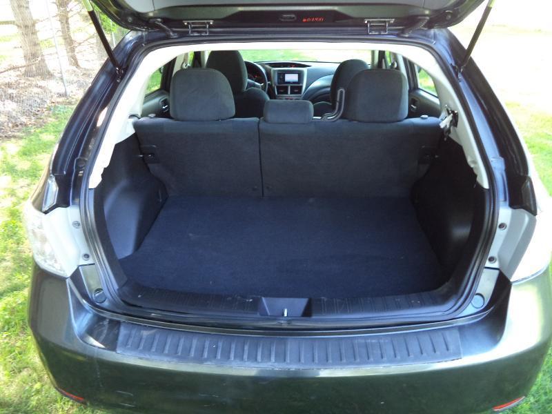 Subaru Impreza 2.5i Premium 5-Door 2011