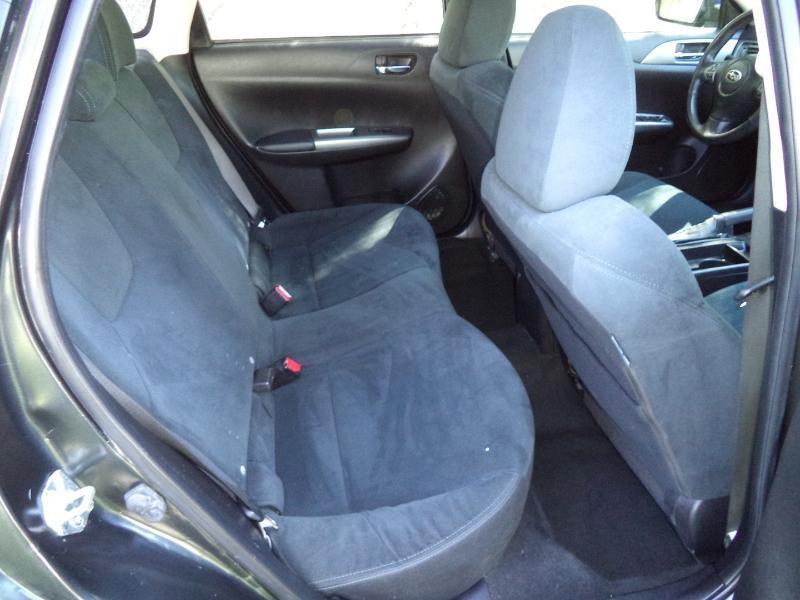Subaru Impreza 2.5i Premium 5-Door 2011