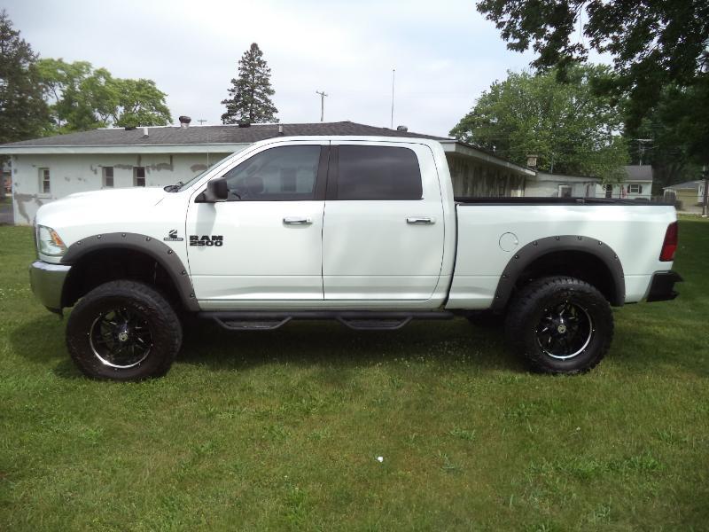 RAM 2500 SLT Crew Cab SWB 4WD 2017